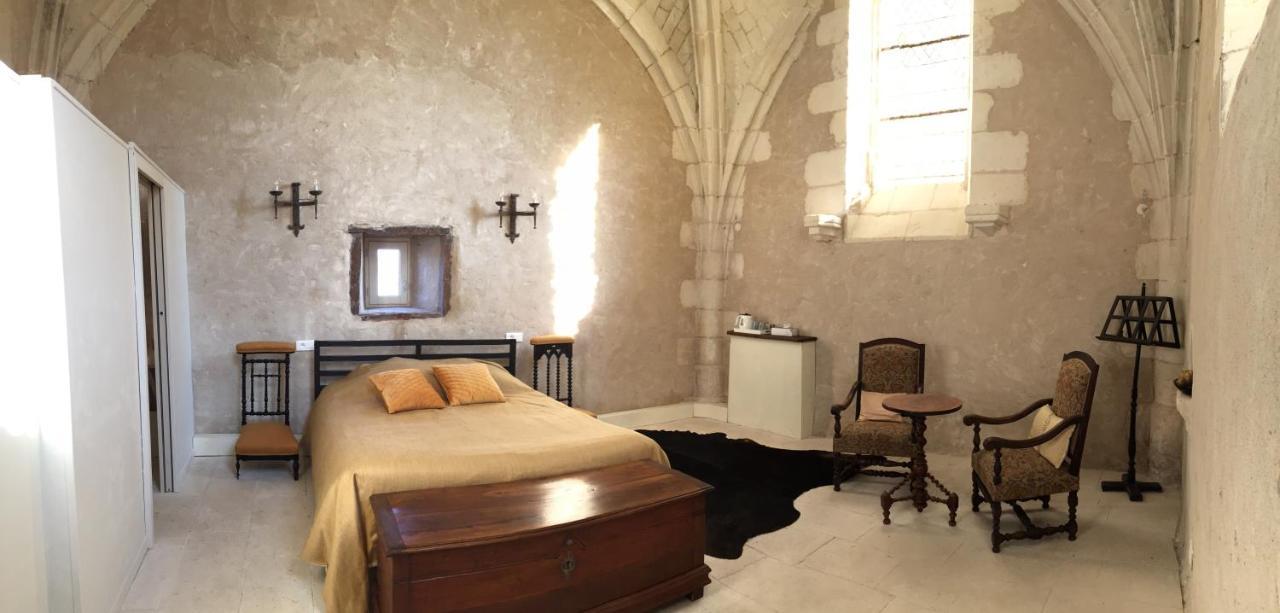 Le Chatelet Thilouze Buitenkant foto