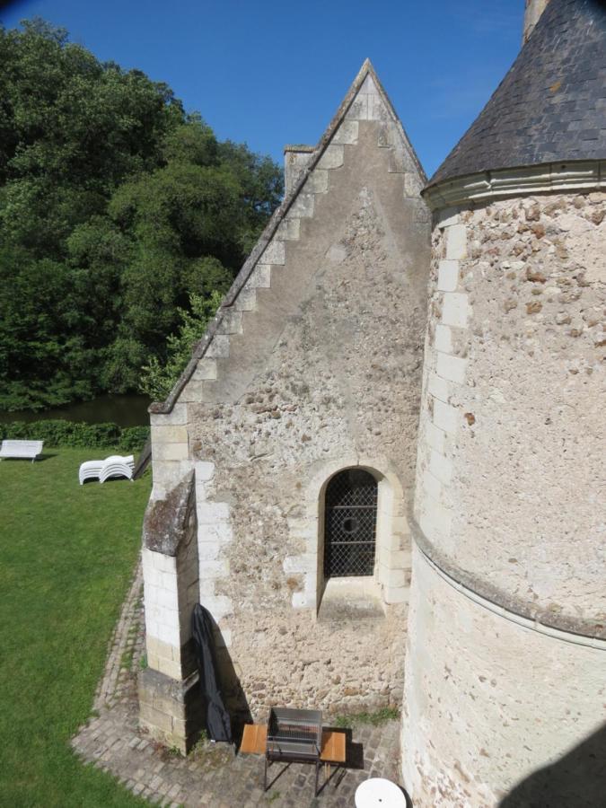 Le Chatelet Thilouze Buitenkant foto