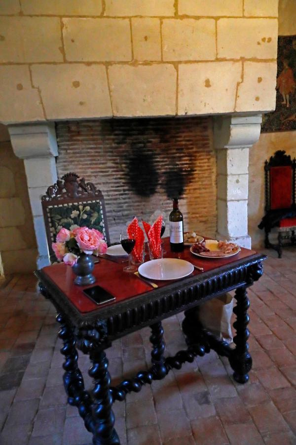 Le Chatelet Thilouze Buitenkant foto
