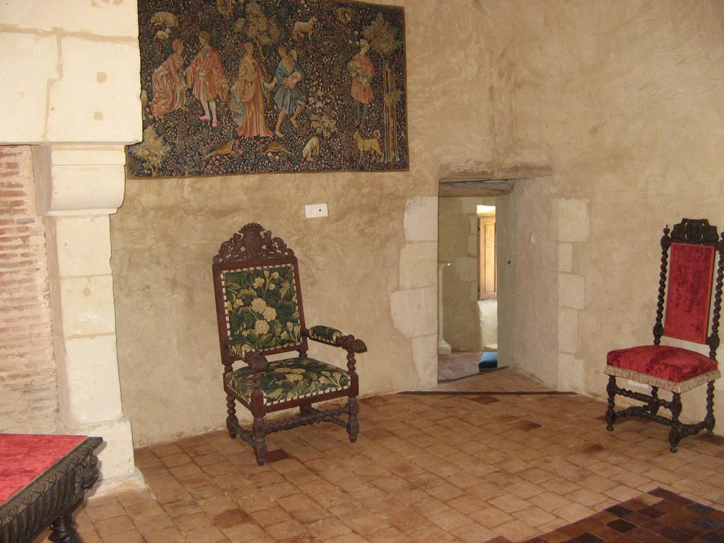 Le Chatelet Thilouze Buitenkant foto