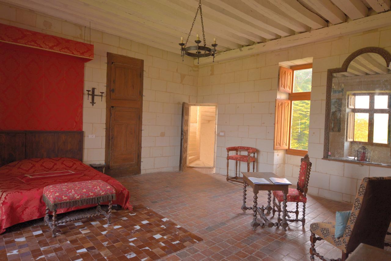 Le Chatelet Thilouze Buitenkant foto
